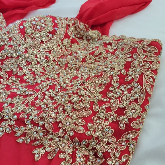 Fiesta Fashion - Red Long Prom Gown - Picture 4 of 8